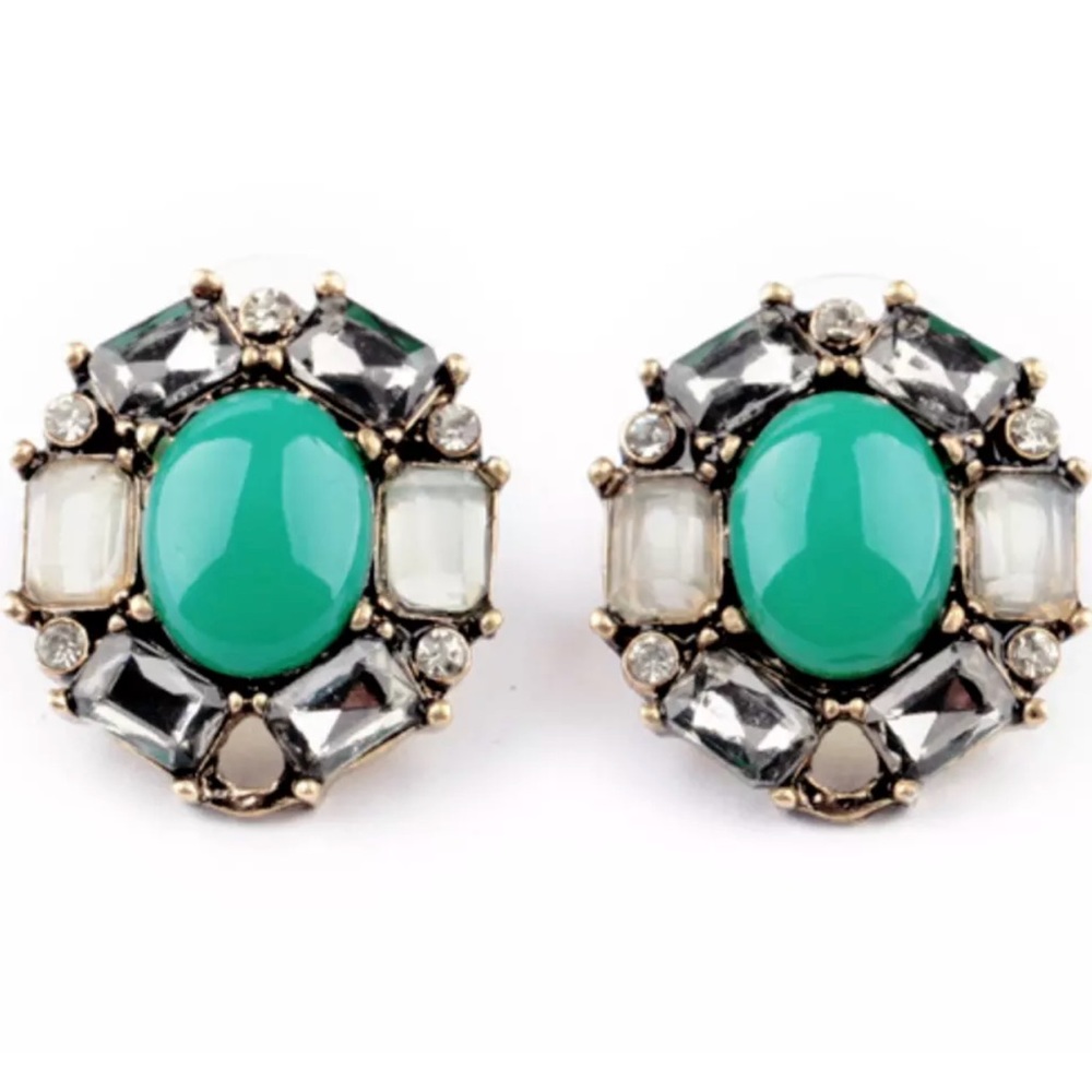 Olivia Stud Earrings in Guilt and Green
